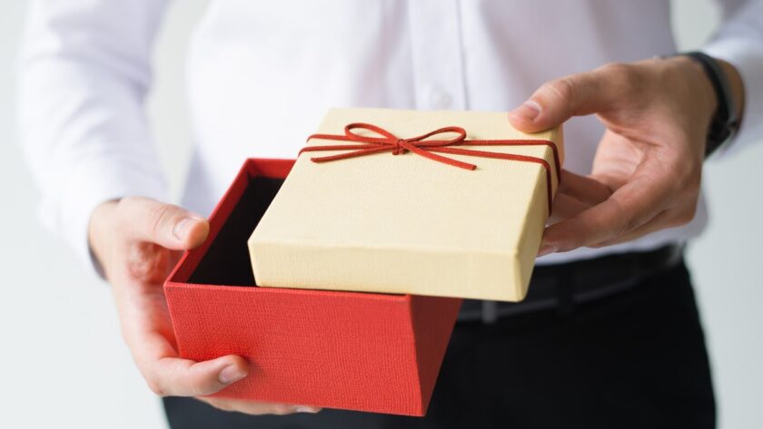 Choisir les meilleurs cadeaux CSE pour vos employés